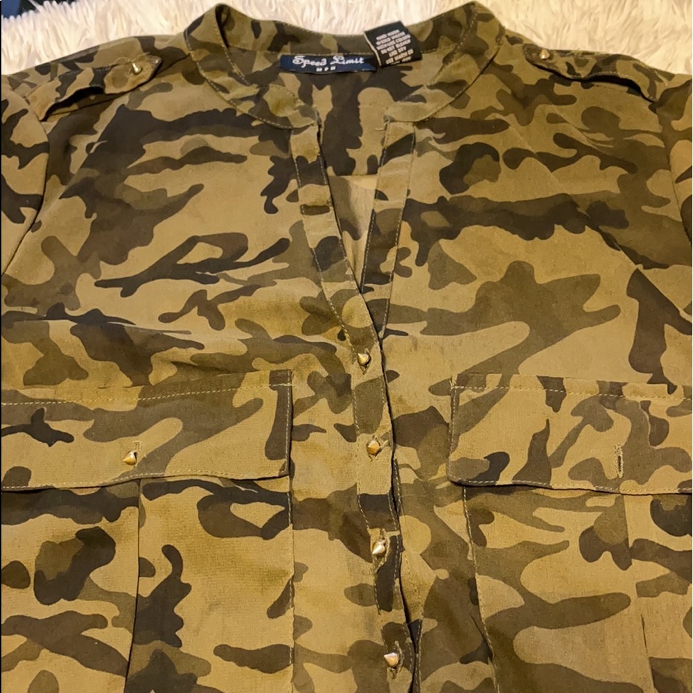 Camouflage Print Button Down Top! - image 2